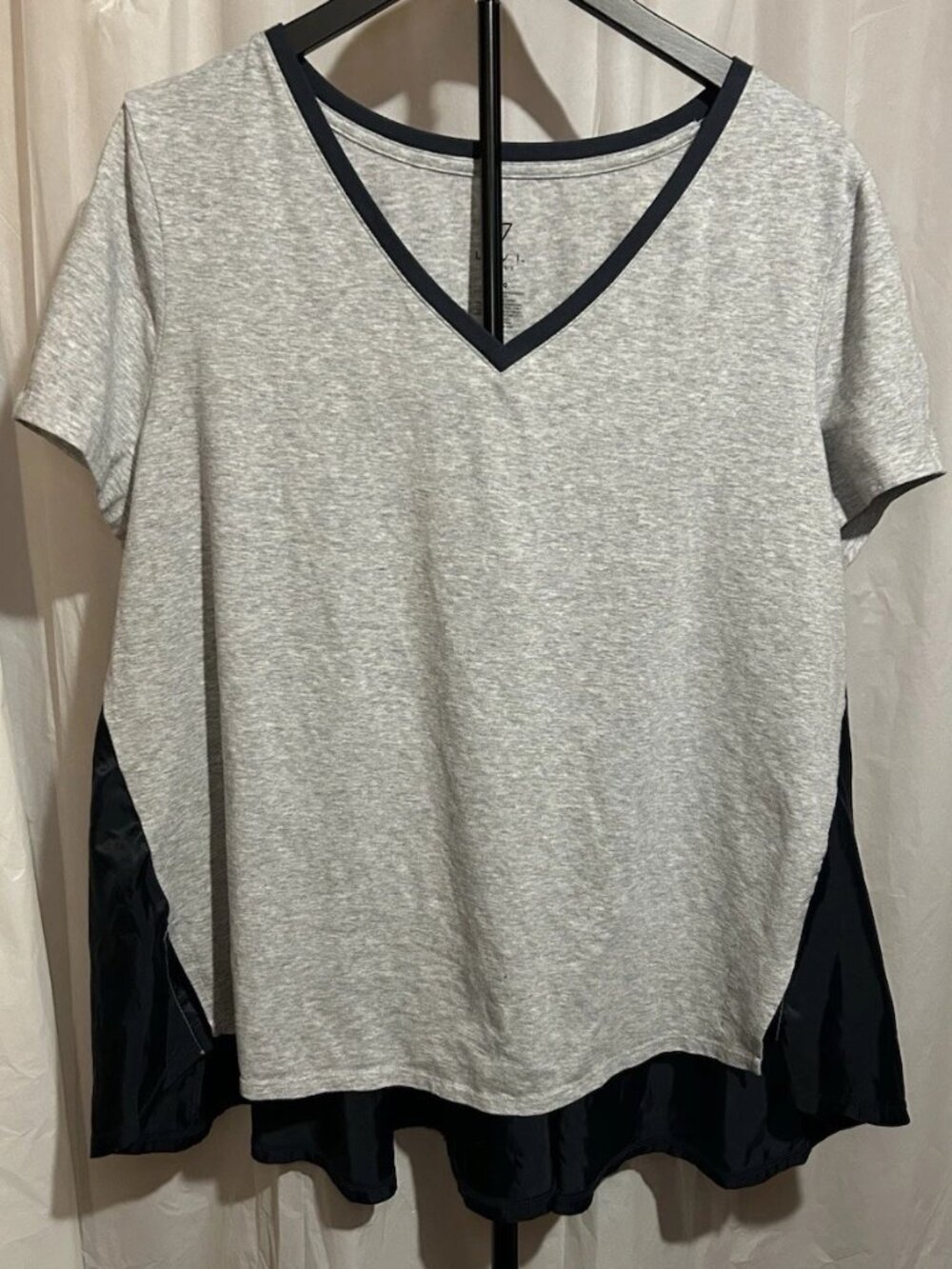 LIVI Active Wear Heather Gray Dark Blue With Back Detail Size 18/20